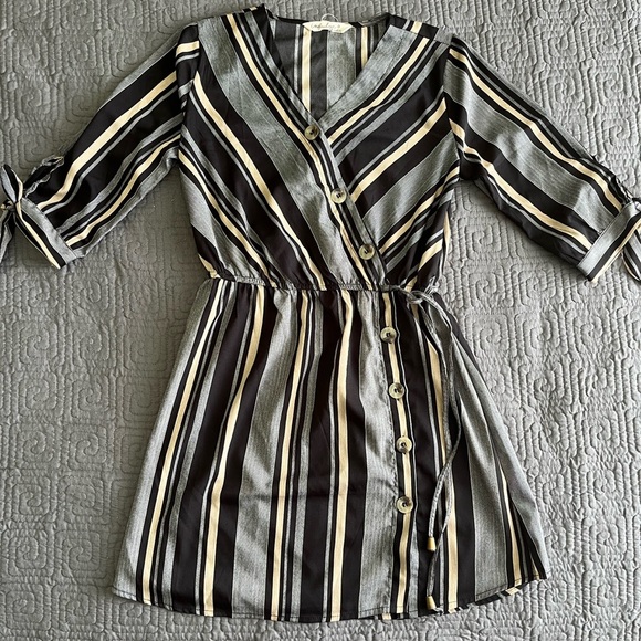 indulge Dresses & Skirts - Indulge Black and Cream Striped Mid-Length Sleeve Dress
